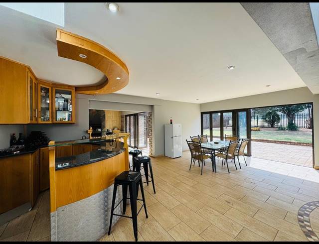 4 BEDROOM HOUSE FOR SALE IN VANDERBIJLPARK SW 5